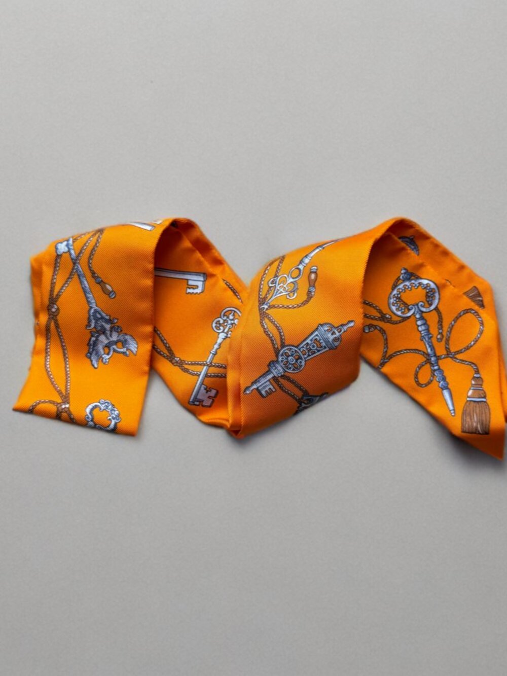 Hermes Orange Les Cles a Pois Silk Twilly Scarf - Picture 3 of 6